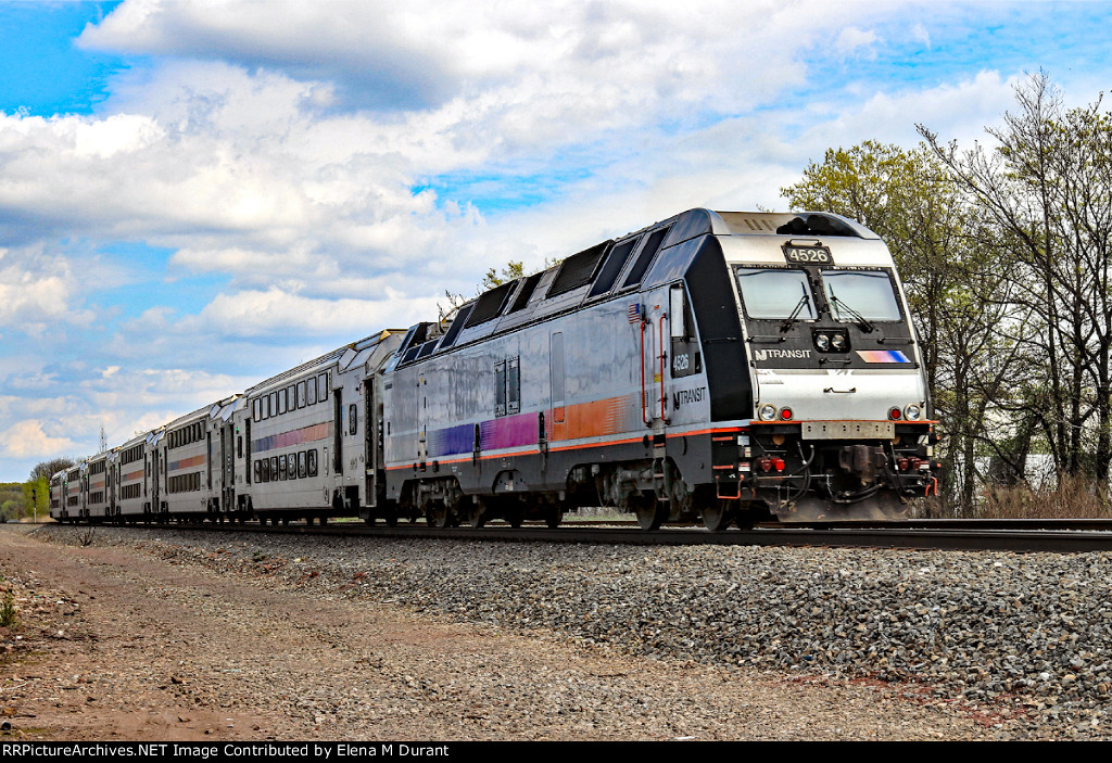 NJT 4526 on train 5520